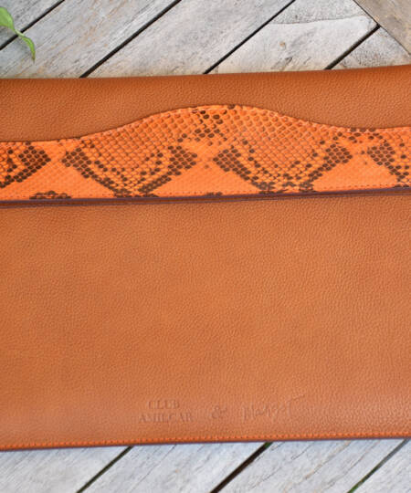 Pochette Ordinateur "Cabriole" - Edition Limitée Club Amilcar & Margot Leathercraft - Collection Orange & Gold - Made in France