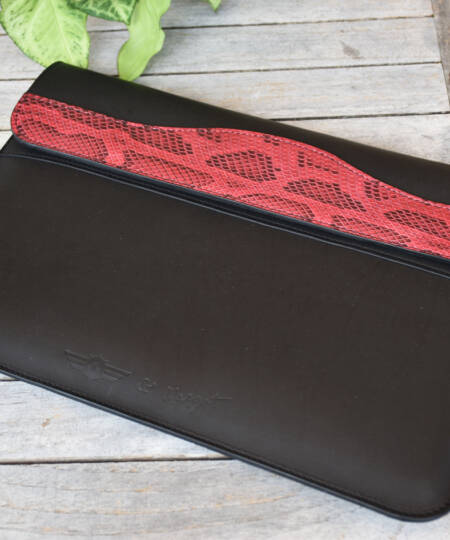 Pochette Ordinateur "Cabriole" - Edition Limitée Club Amilcar & Margot Leathercraft - Collection Black & Fushia - Made in France